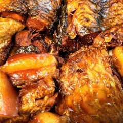 Trinh cá kho chợ Hàng Bè